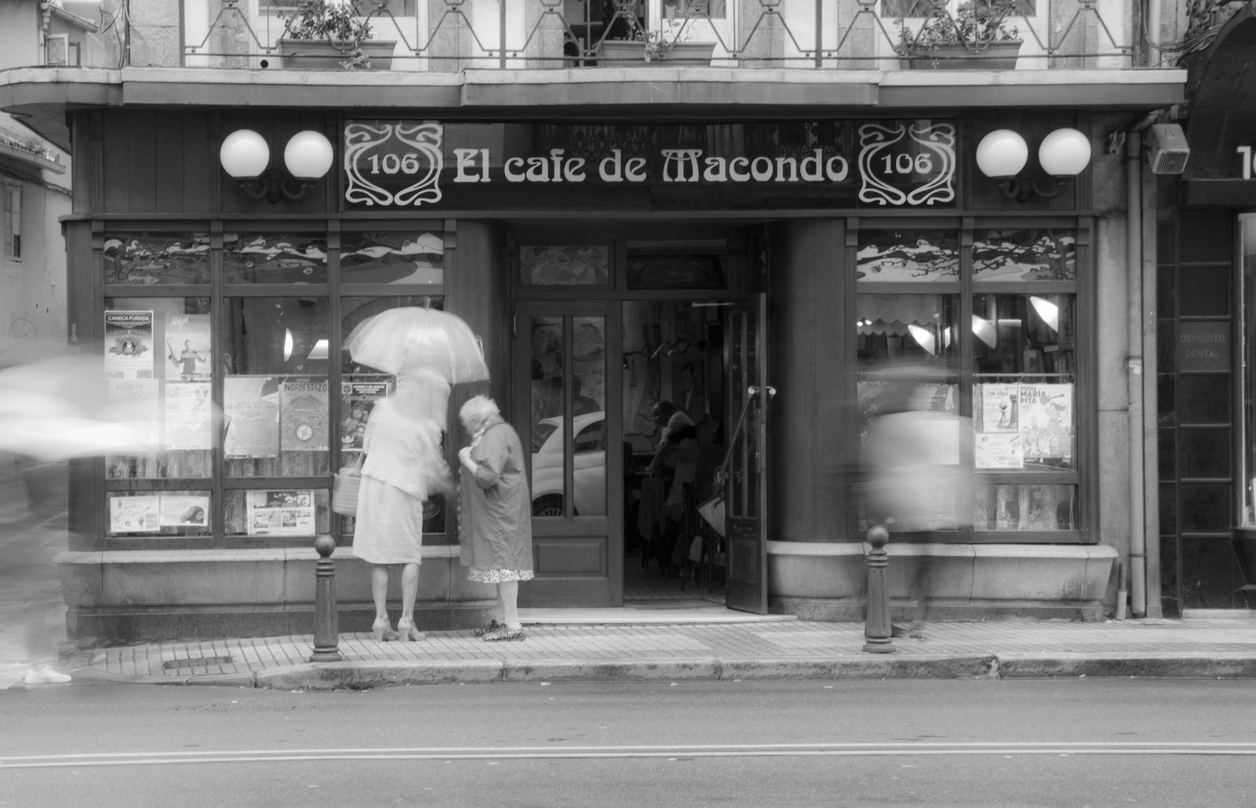 Ingreso a El Café de Macondo